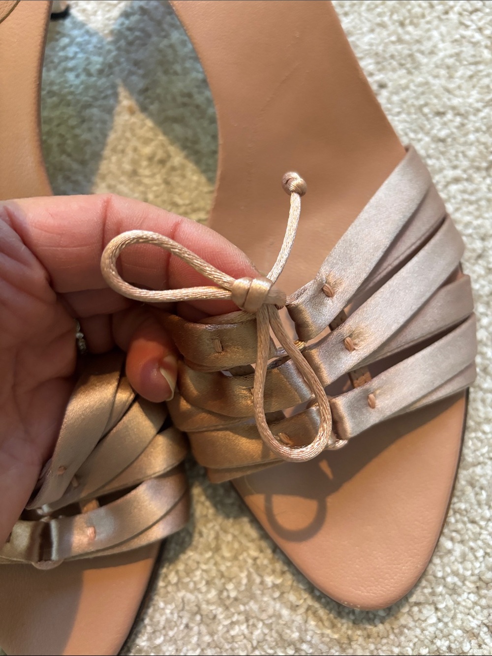 Gorgeous Gucci, sandals with a stunning small heel size 9 - Picture 5 of 8
